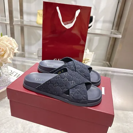 グッチ スリッパ