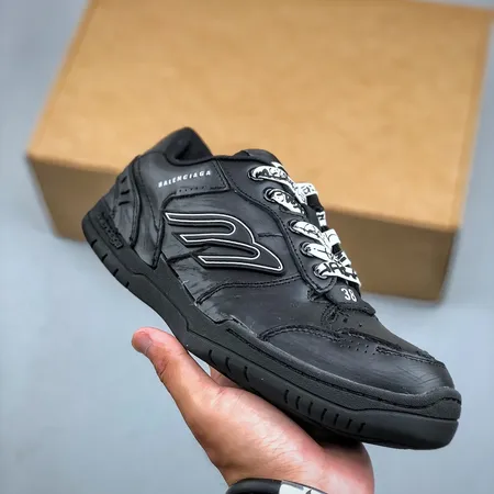 バレンシアガ カジュアルシューズ