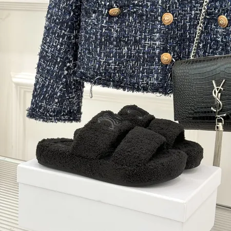 セリーヌ スリッパ