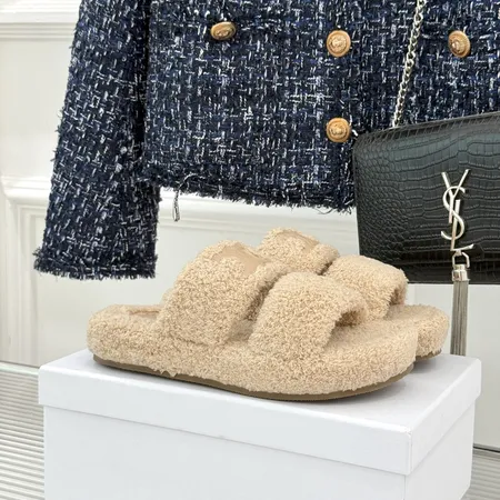 セリーヌ スリッパ