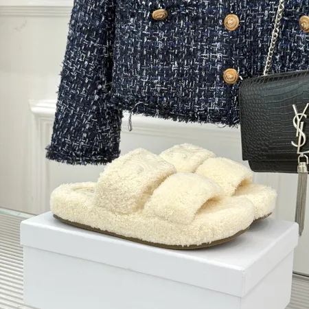 セリーヌ スリッパ