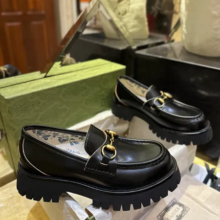 グッチ ビジネスシューズ