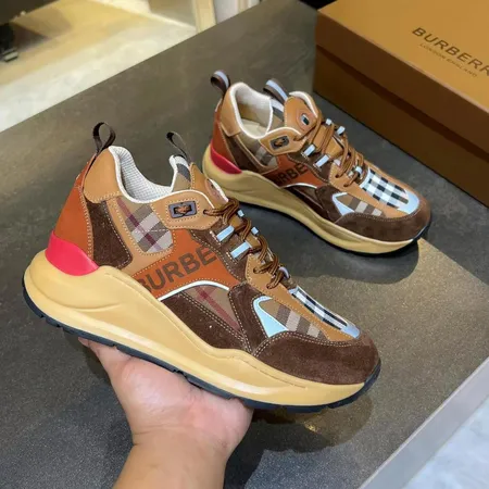 バーバリー ス カジュアルシューズ