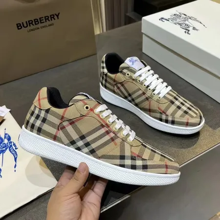バーバリー ス カジュアルシューズ