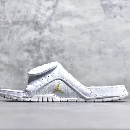 エアジョーダン スリッパ