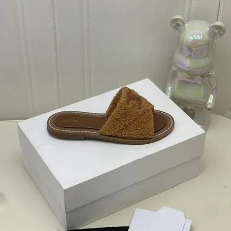 セリーヌ スリッパ