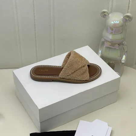 セリーヌ スリッパ