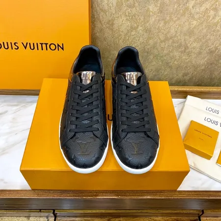 ルイヴィトン カジュアルシューズ