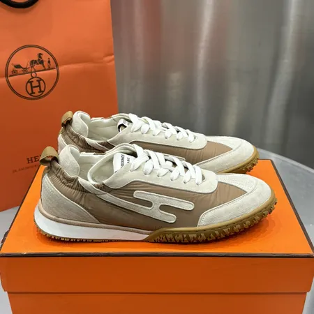 エルメス スニーカー