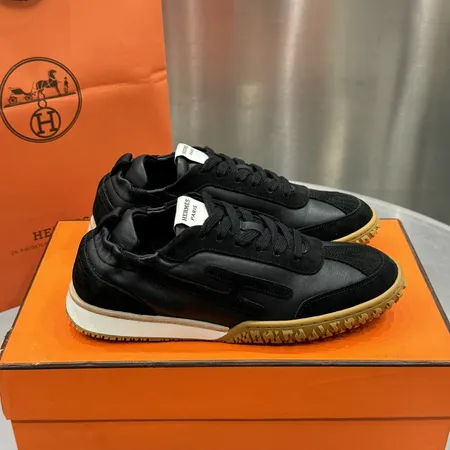 エルメス スニーカー