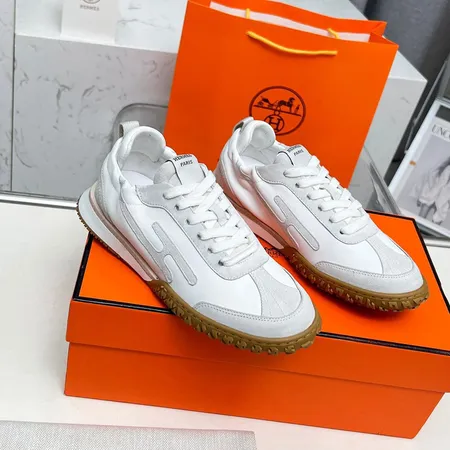 エルメス スニーカー