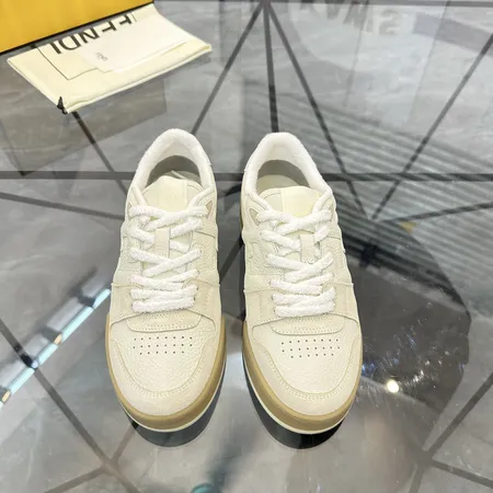 フェンディ カジュアルシューズ