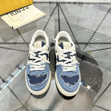 フェンディ カジュアルシューズ