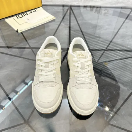 フェンディ カジュアルシューズ
