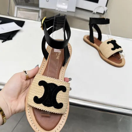 セリーヌ サンダル