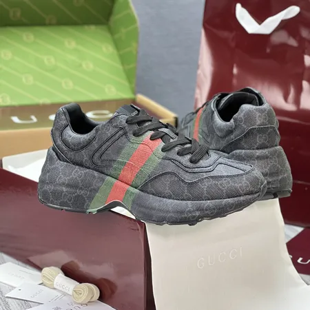 グッチ スニーカー