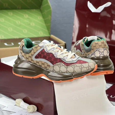 グッチ スニーカー