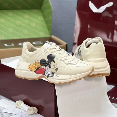 グッチ スニーカー