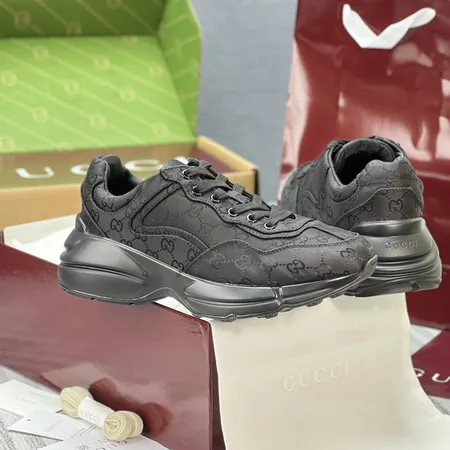 グッチ スニーカー