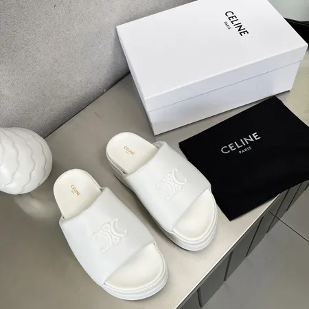 セリーヌ スリッパ