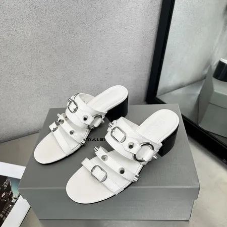 バレンシアガ スリッパ