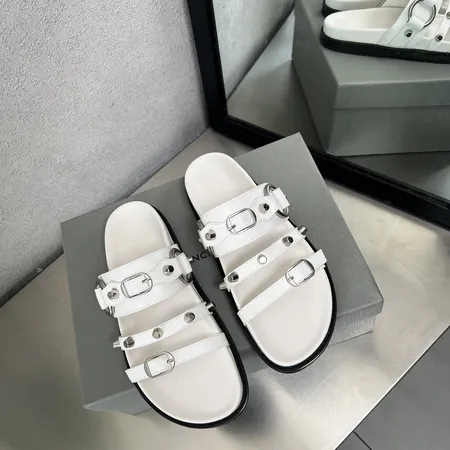 バレンシアガ スリッパ