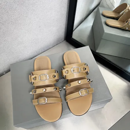 バレンシアガ スリッパ