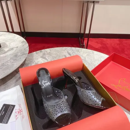 クリスチャン・ルブタン サンダル