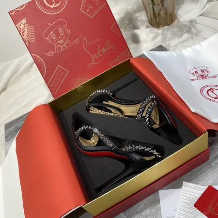 クリスチャン・ルブタン サンダル