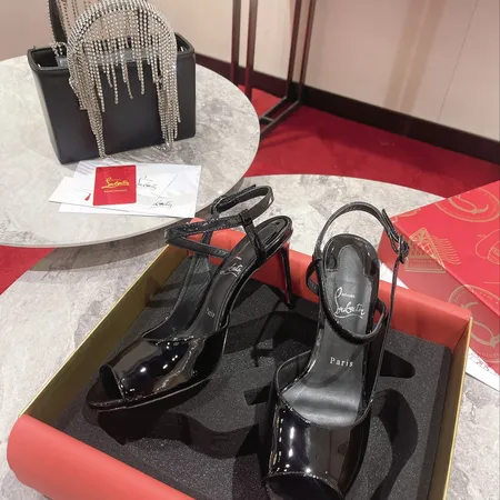 クリスチャン・ルブタン サンダル