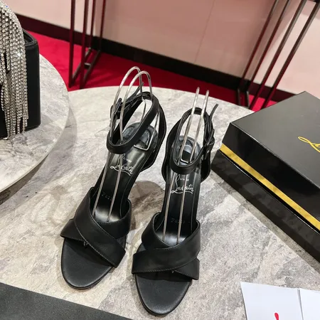 クリスチャン・ルブタン サンダル