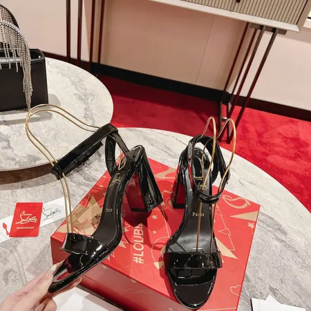 クリスチャン・ルブタン サンダル