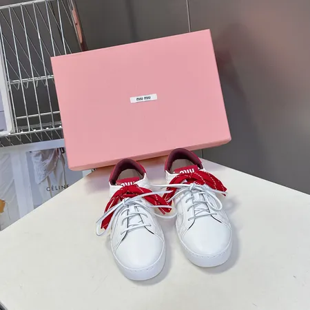 ミュウミュウ カジュアルシューズ