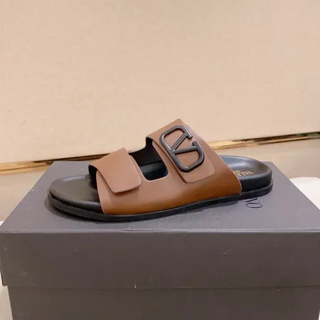 ヴァレンティノ スリッパ