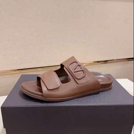 ヴァレンティノ スリッパ