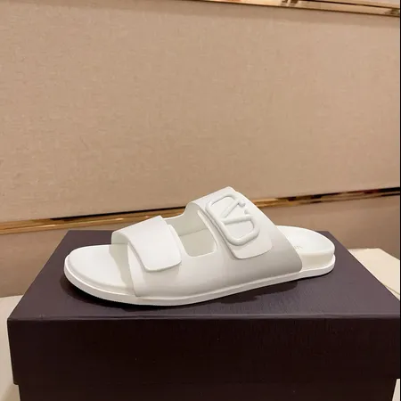 ヴァレンティノ スリッパ