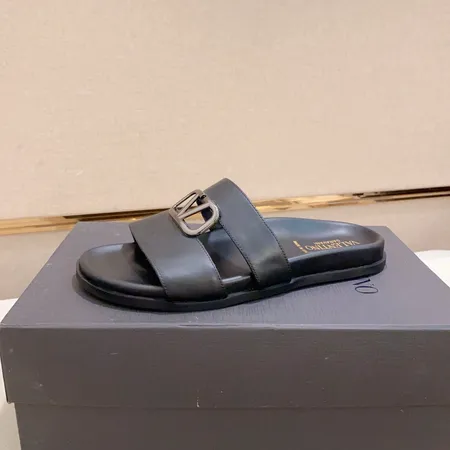 ヴァレンティノ スリッパ