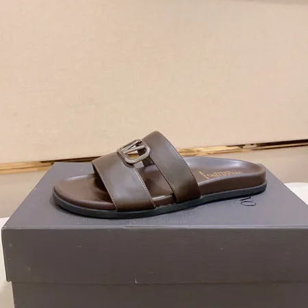 ヴァレンティノ スリッパ