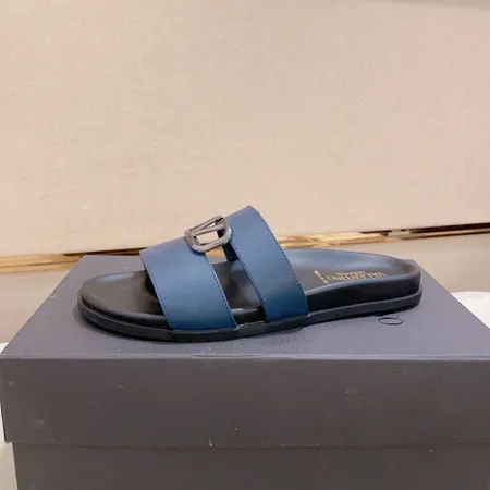 ヴァレンティノ スリッパ