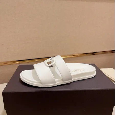 ヴァレンティノ スリッパ