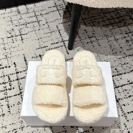 セリーヌ スリッパ