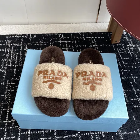 プラダ スリッパ