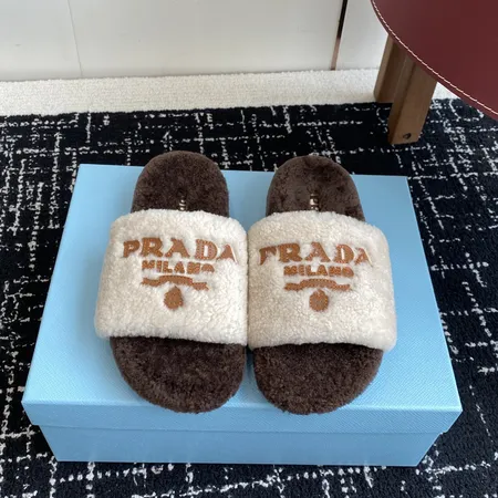 プラダ スリッパ