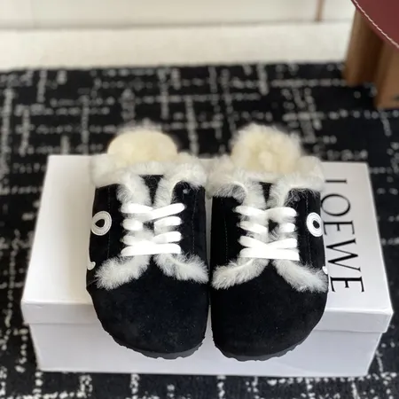 ロエベ カジュアルシューズ