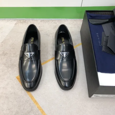 プラダ ビジネスシューズ