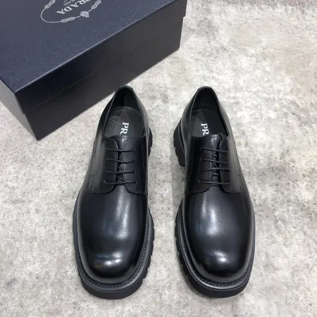 プラダ ビジネスシューズ