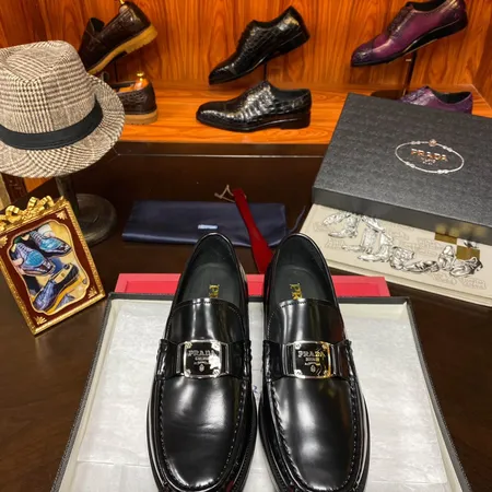 プラダ ビジネスシューズ