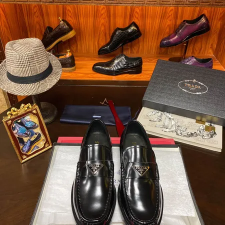 プラダ ビジネスシューズ