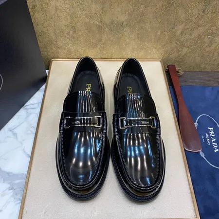 プラダ ビジネスシューズ