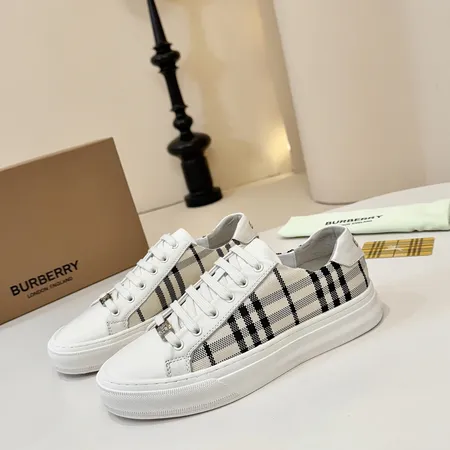 バーバリー ス カジュアルシューズ